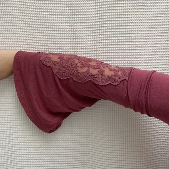 Women’s American Eagle Outfitters Pink Flare & Lace Sleeve, Open Back top. Sz S - Picture 3 of 12